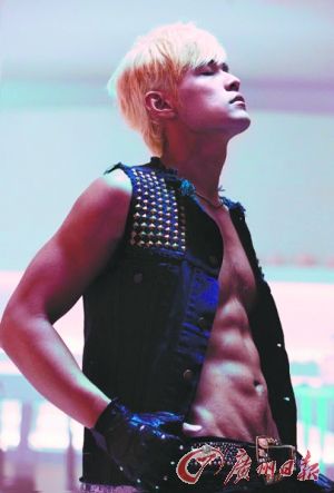 �H�������~���������t������ľ�У�